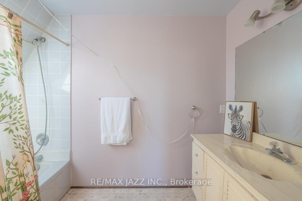 Photo 23 of 243 Cameron Road, Kawartha Lakes, Fenelon — HOMEH