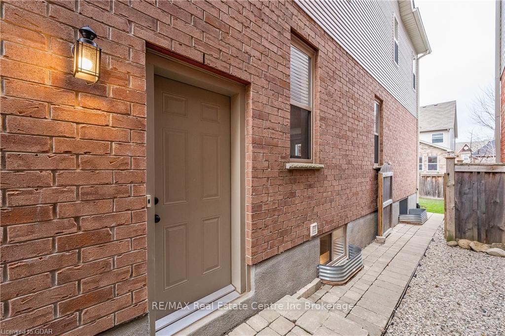 Photo 3 of 78 Amsterdam Crescent, Guelph, Pineridge/Westminster Woods — HOMEH