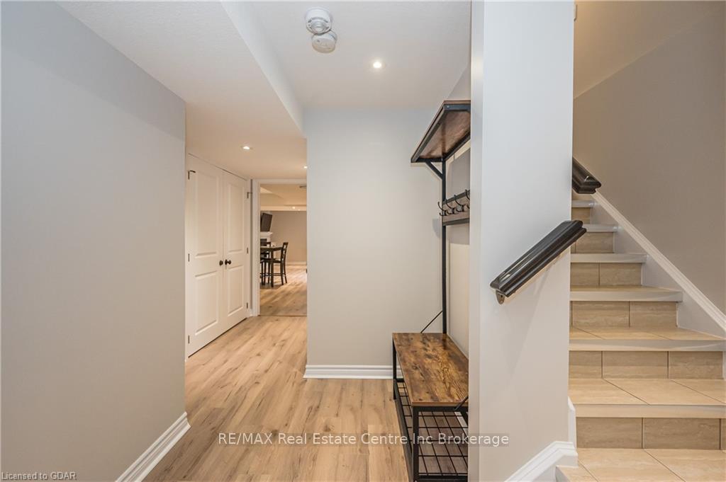 Photo 4 of 78 Amsterdam Crescent, Guelph, Pineridge/Westminster Woods — HOMEH