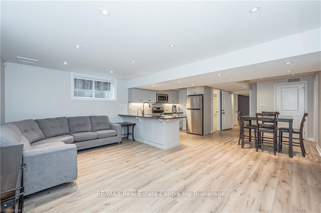 Photo 5 of 78 Amsterdam Crescent, Guelph, Pineridge/Westminster Woods — HOMEH
