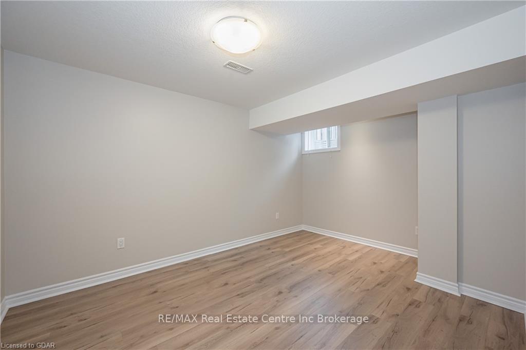 Photo 9 of 78 Amsterdam Crescent, Guelph, Pineridge/Westminster Woods — HOMEH