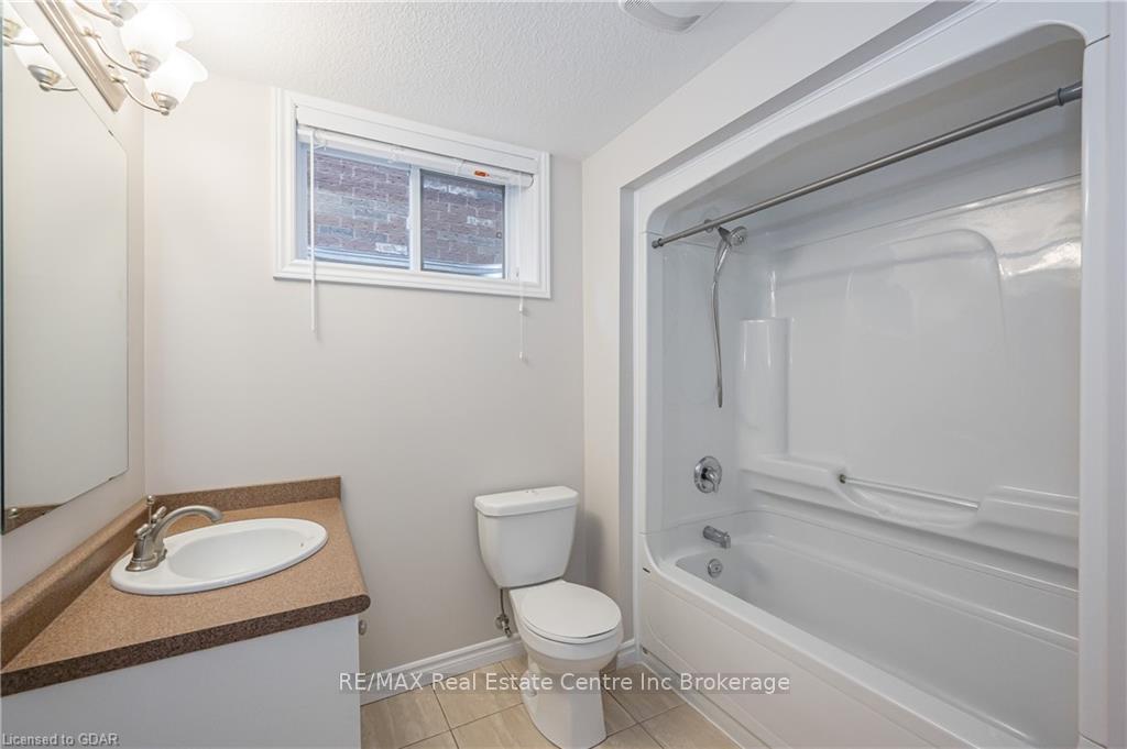 Photo 11 of 78 Amsterdam Crescent, Guelph, Pineridge/Westminster Woods — HOMEH