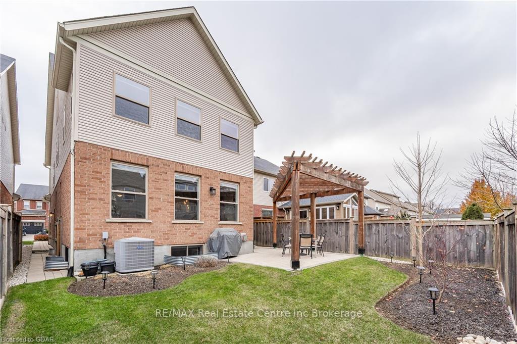 Photo 12 of 78 Amsterdam Crescent, Guelph, Pineridge/Westminster Woods — HOMEH