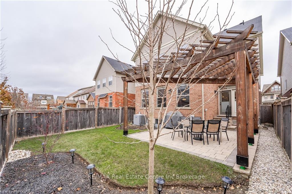 Photo 13 of 78 Amsterdam Crescent, Guelph, Pineridge/Westminster Woods — HOMEH