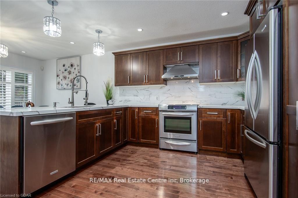 Photo 7 of 130 Clough Crescent, Guelph, Pineridge/Westminster Woods — HOMEH