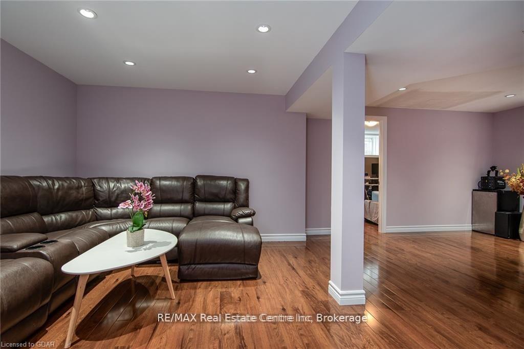 Photo 16 of 130 Clough Crescent, Guelph, Pineridge/Westminster Woods — HOMEH