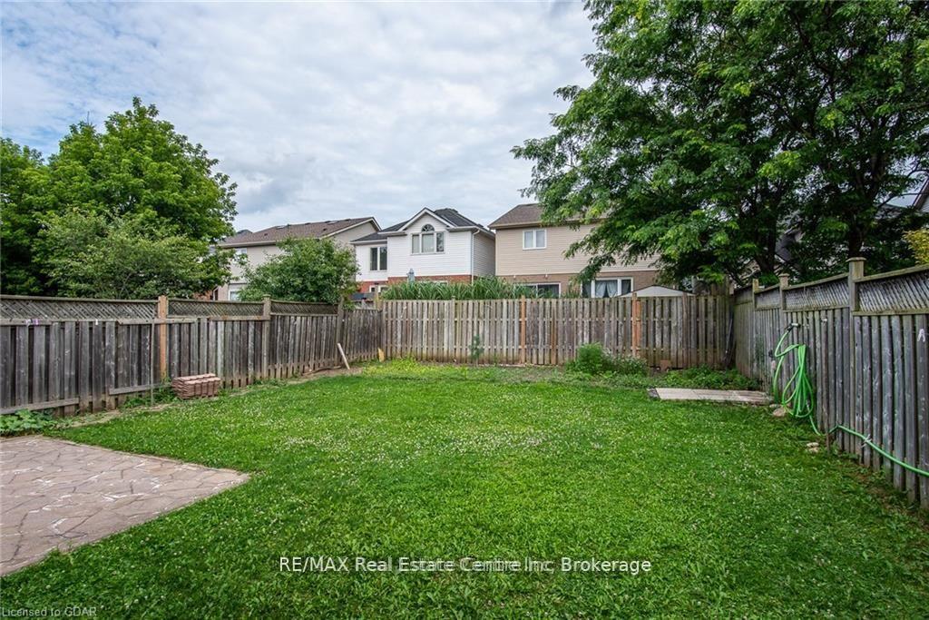 Photo 17 of 130 Clough Crescent, Guelph, Pineridge/Westminster Woods — HOMEH