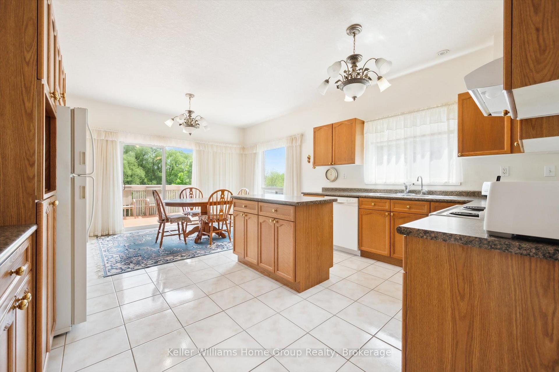 Photo 18 of 35 Creekside Drive, Guelph, Grange Road — HOMEH