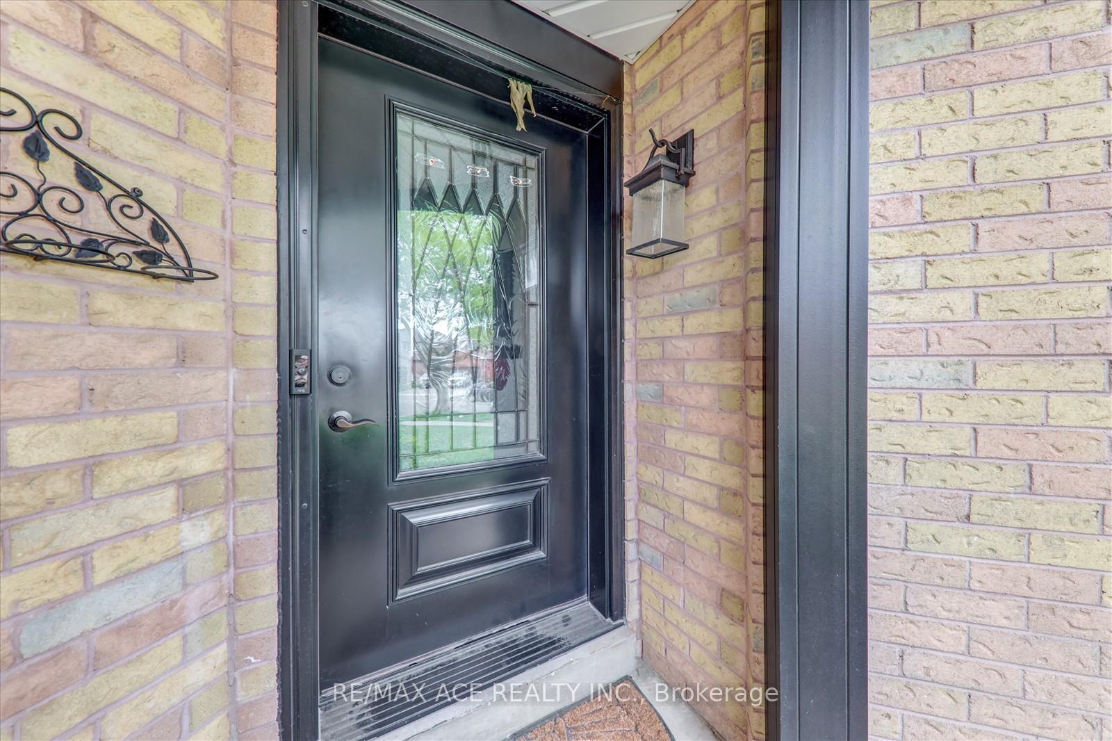 Photo 6 of 123 Sullivan Drive, Ajax, Central — HOMEH