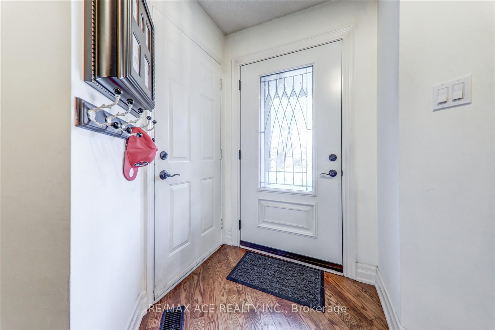 Photo 5 of 123 Sullivan Drive, Ajax, Central — HOMEH