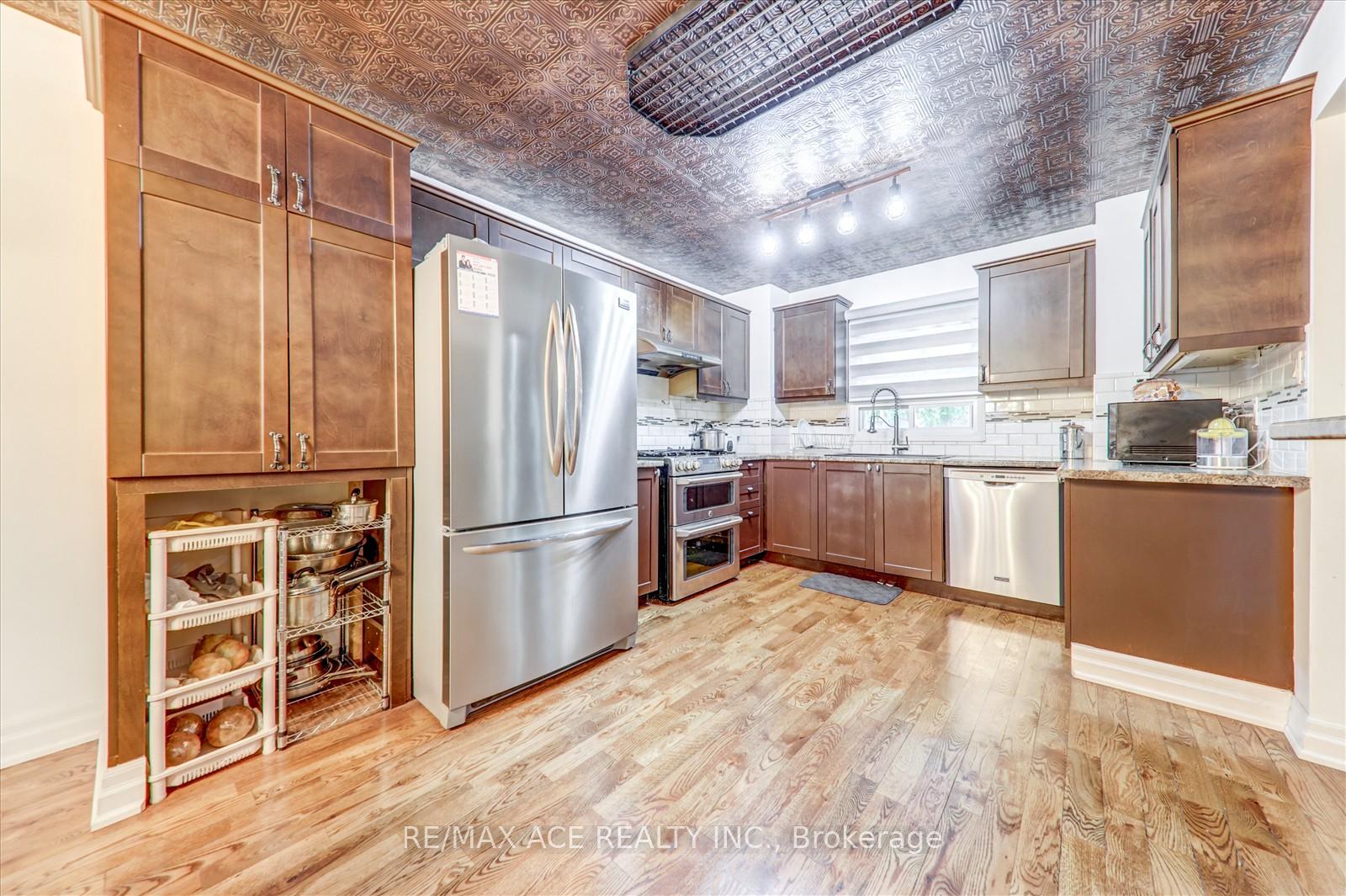 Photo 10 of 123 Sullivan Drive, Ajax, Central — HOMEH