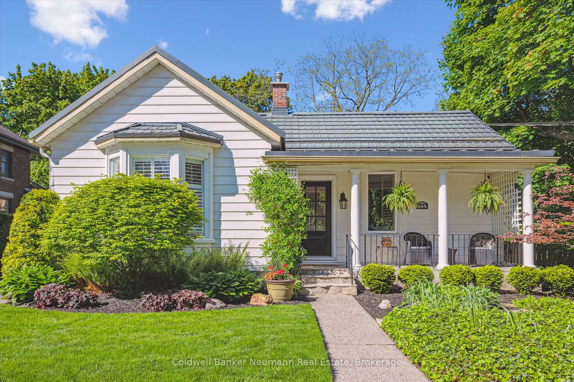Photo 2 of 104 Stuart Street, Guelph, St. George's — HOMEH
