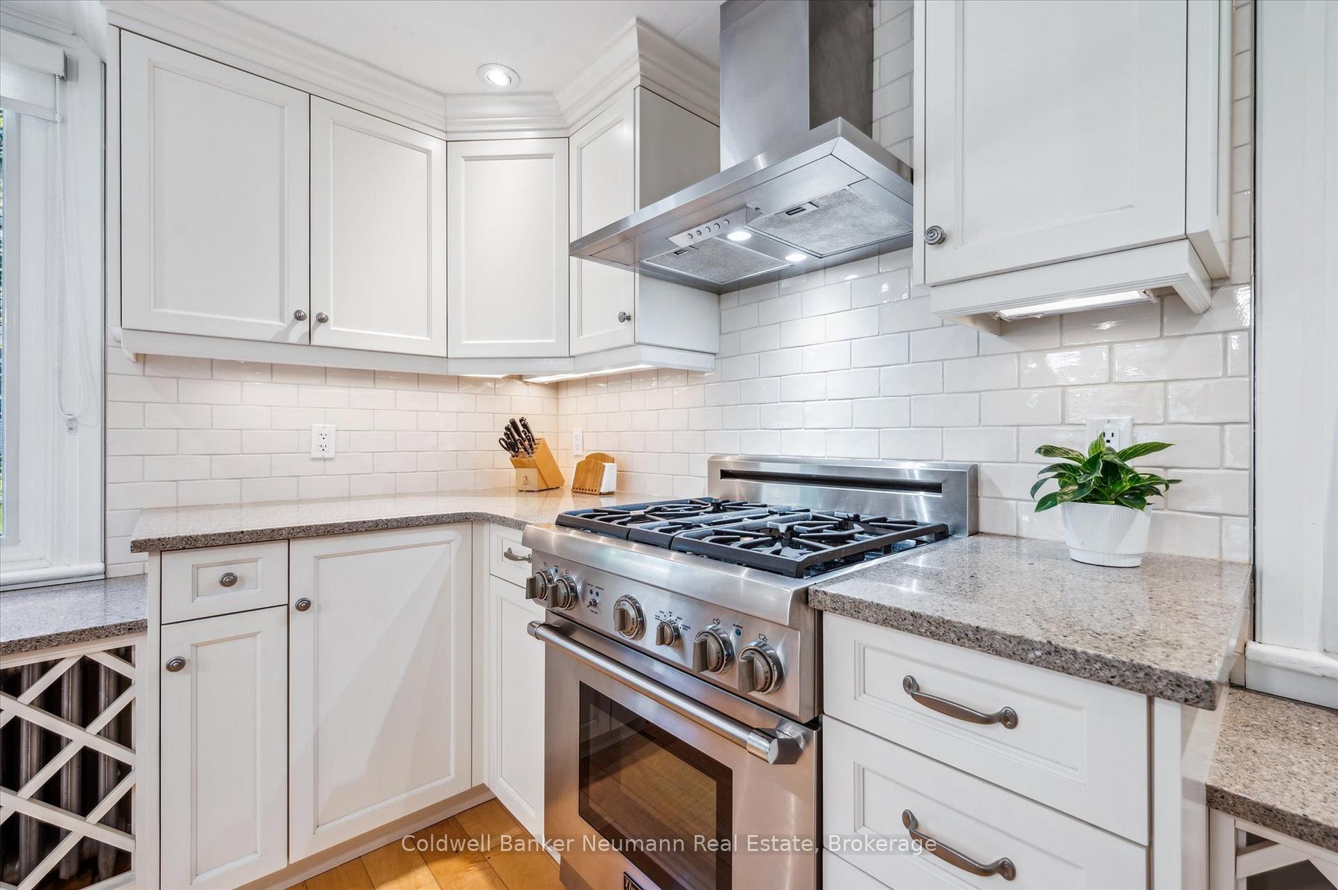Photo 32 of 104 Stuart Street, Guelph, St. George's — HOMEH