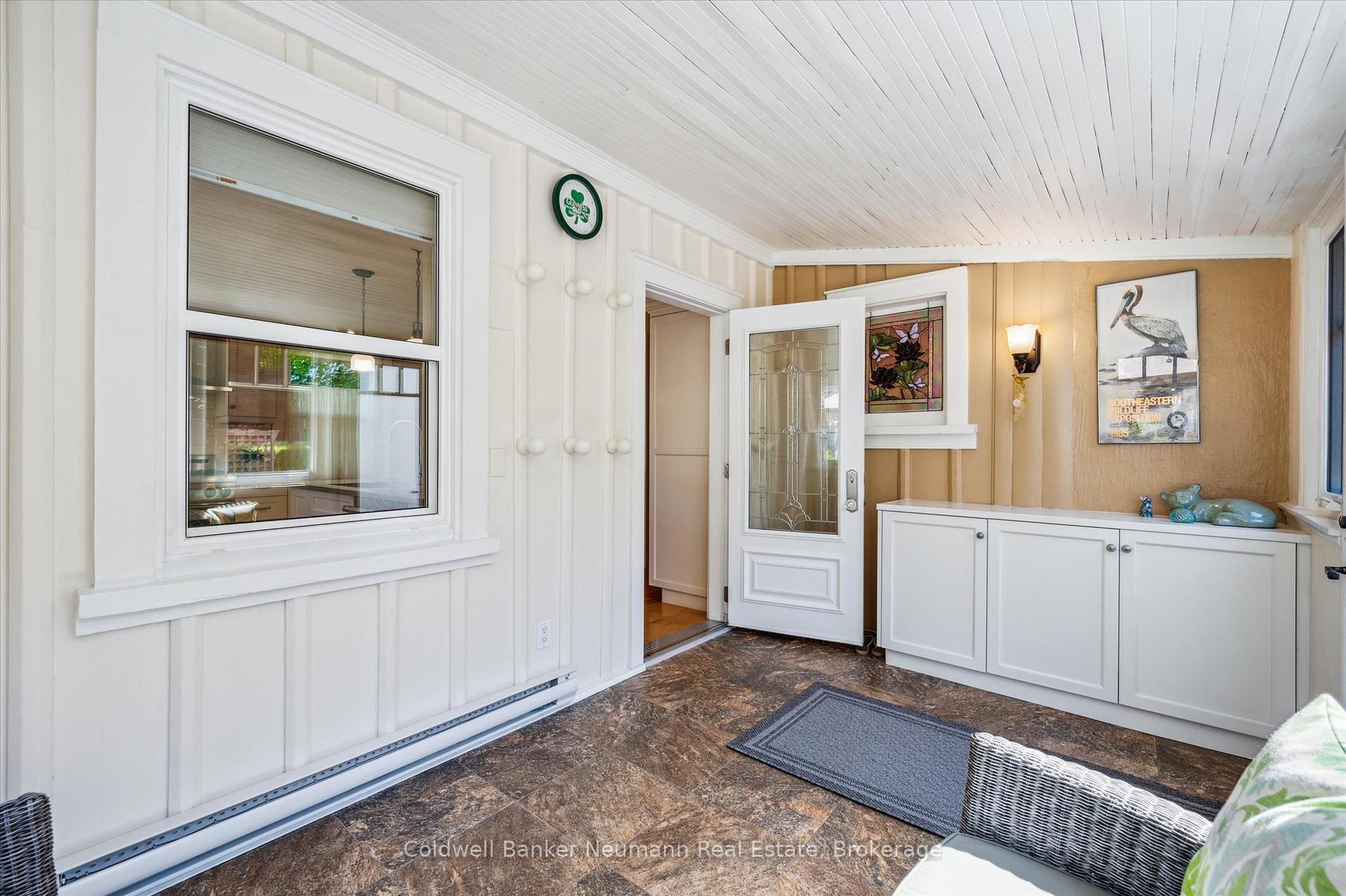 Photo 60 of 104 Stuart Street, Guelph, St. George's — HOMEH