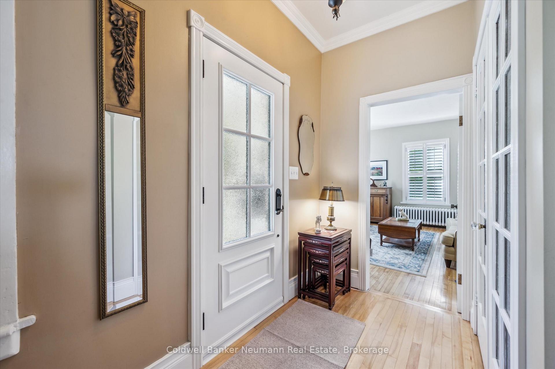 Photo 7 of 104 Stuart Street, Guelph, St. George's — HOMEH