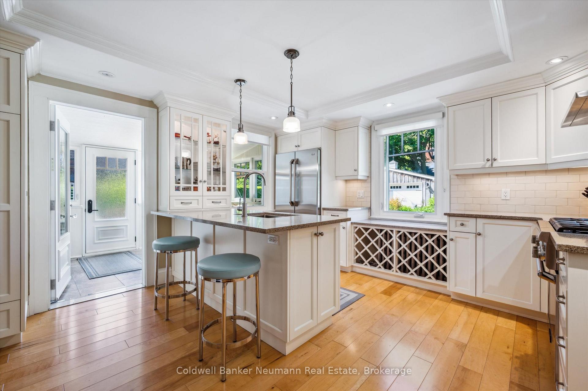 Photo 11 of 104 Stuart Street, Guelph, St. George's — HOMEH