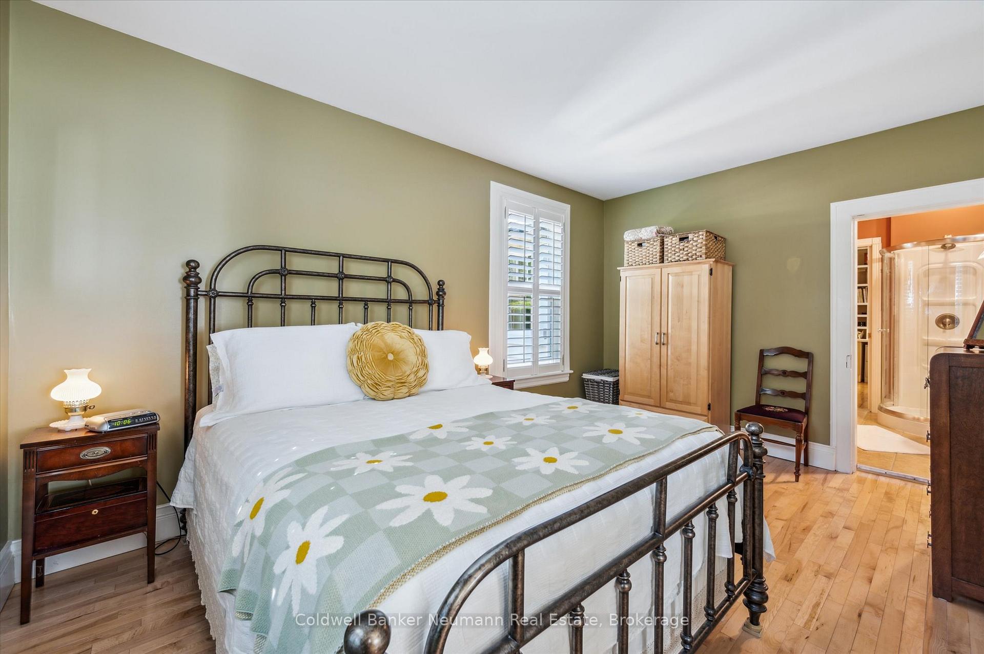 Photo 18 of 104 Stuart Street, Guelph, St. George's — HOMEH