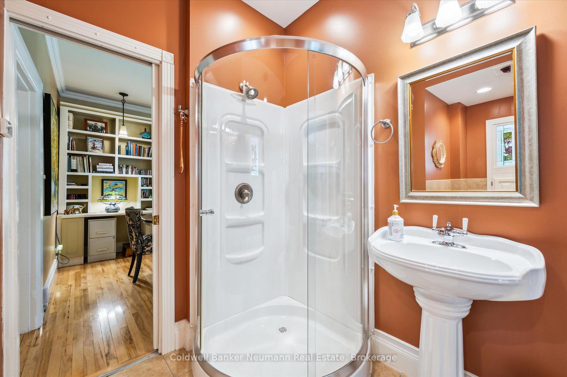 Photo 19 of 104 Stuart Street, Guelph, St. George's — HOMEH
