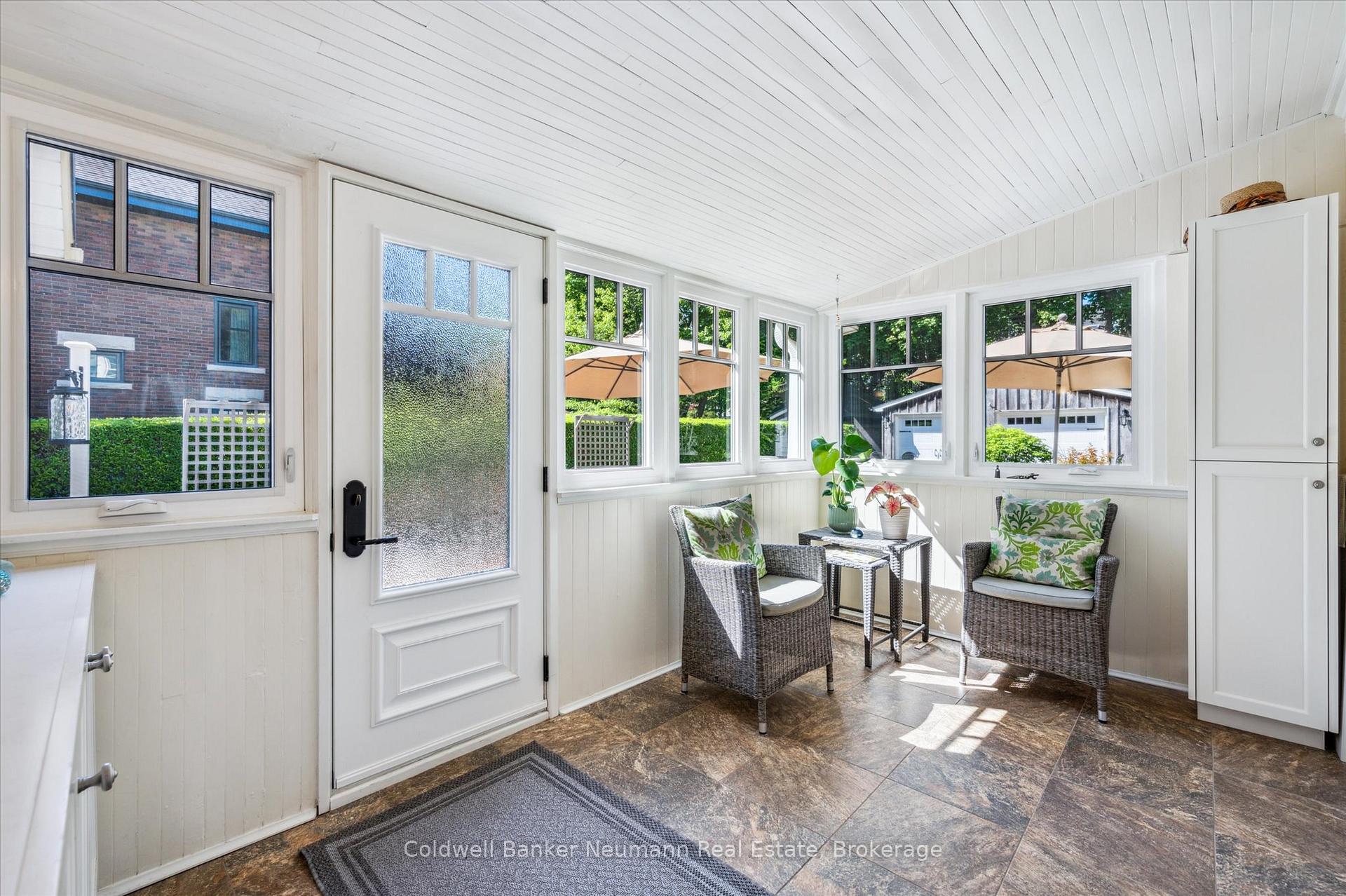 Photo 46 of 104 Stuart Street, Guelph, St. George's — HOMEH