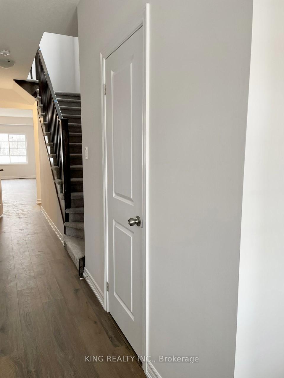 Photo 9 of 31 Elsegood Drive, Guelph, Kortright East — HOMEH