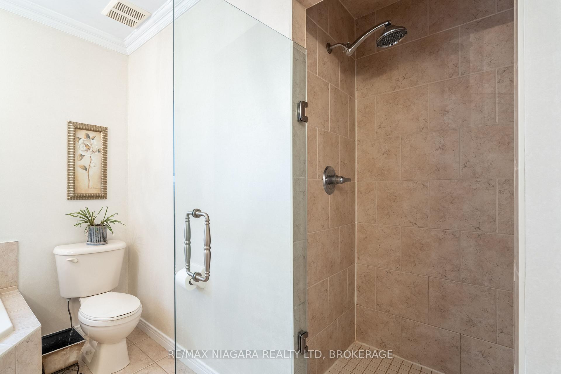 Photo 30 of 63 Hickory Crescent, Grimsby, Grimsby West — HOMEH