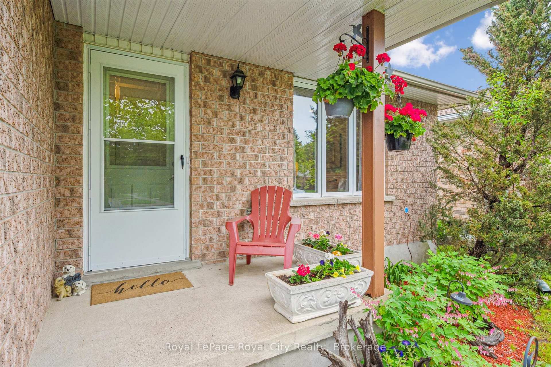 Photo 2 of 138 Pheasant Run Drive, Guelph, Kortright Hills — HOMEH