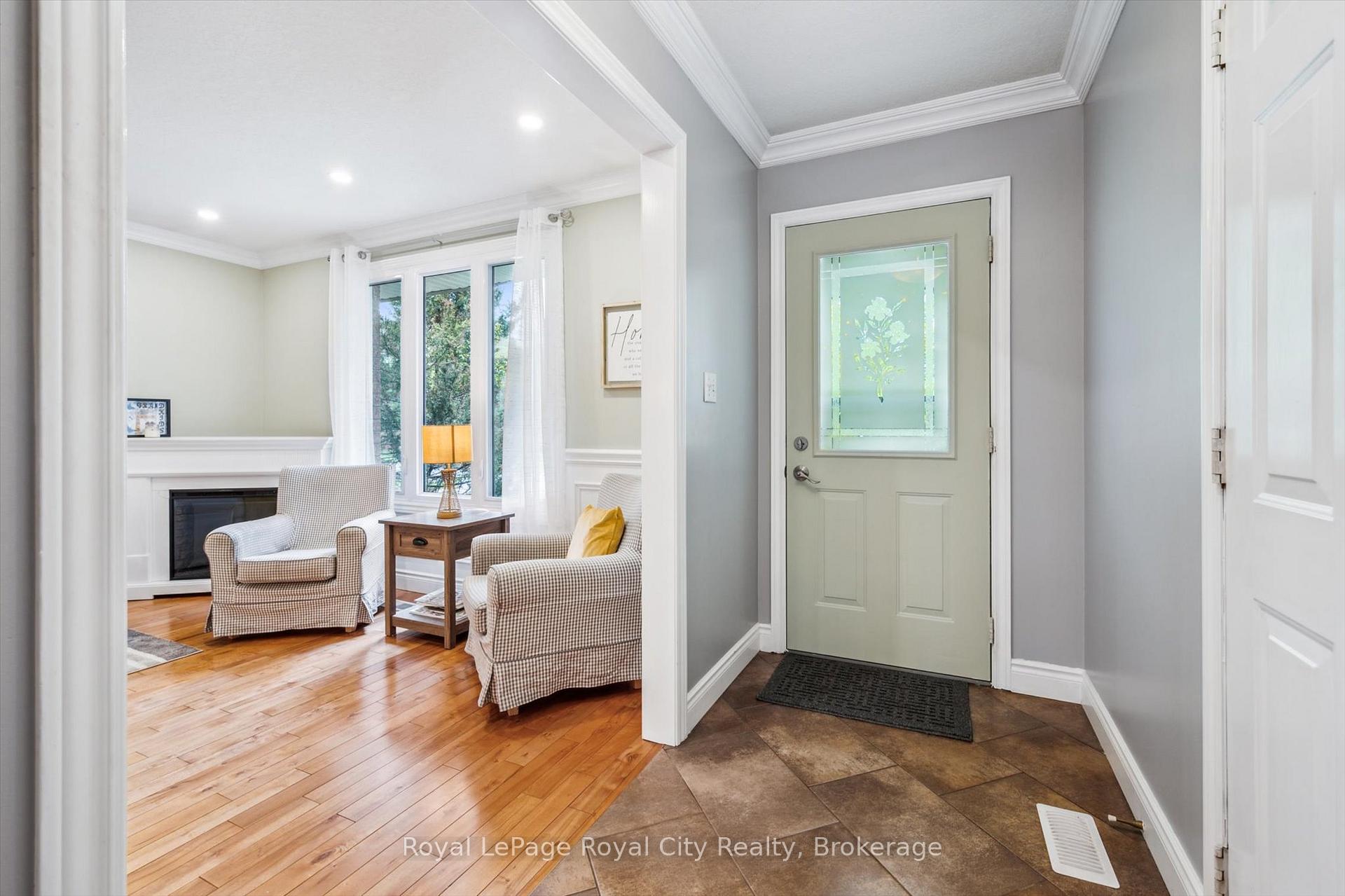 Photo 3 of 138 Pheasant Run Drive, Guelph, Kortright Hills — HOMEH