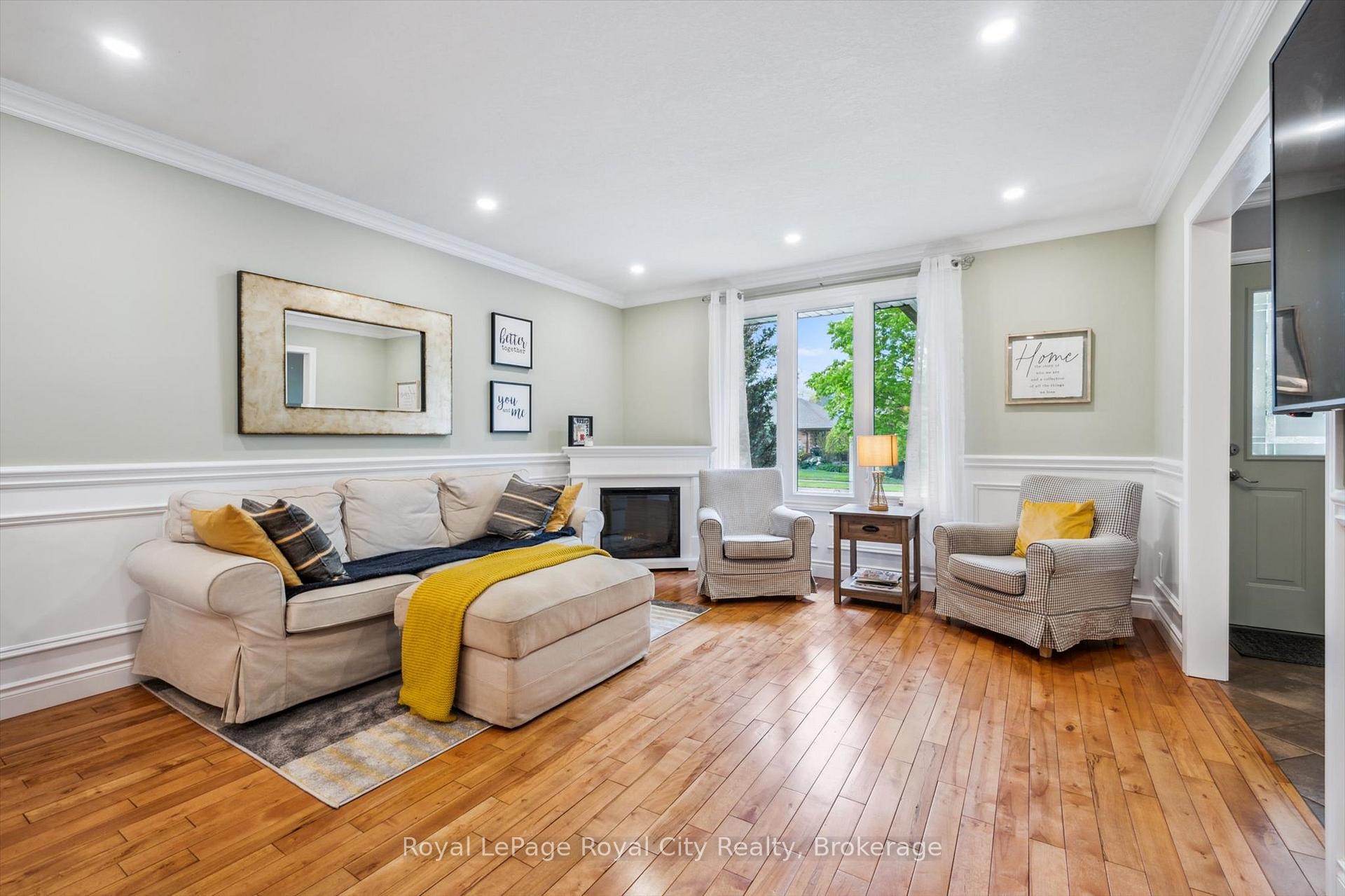 Photo 4 of 138 Pheasant Run Drive, Guelph, Kortright Hills — HOMEH