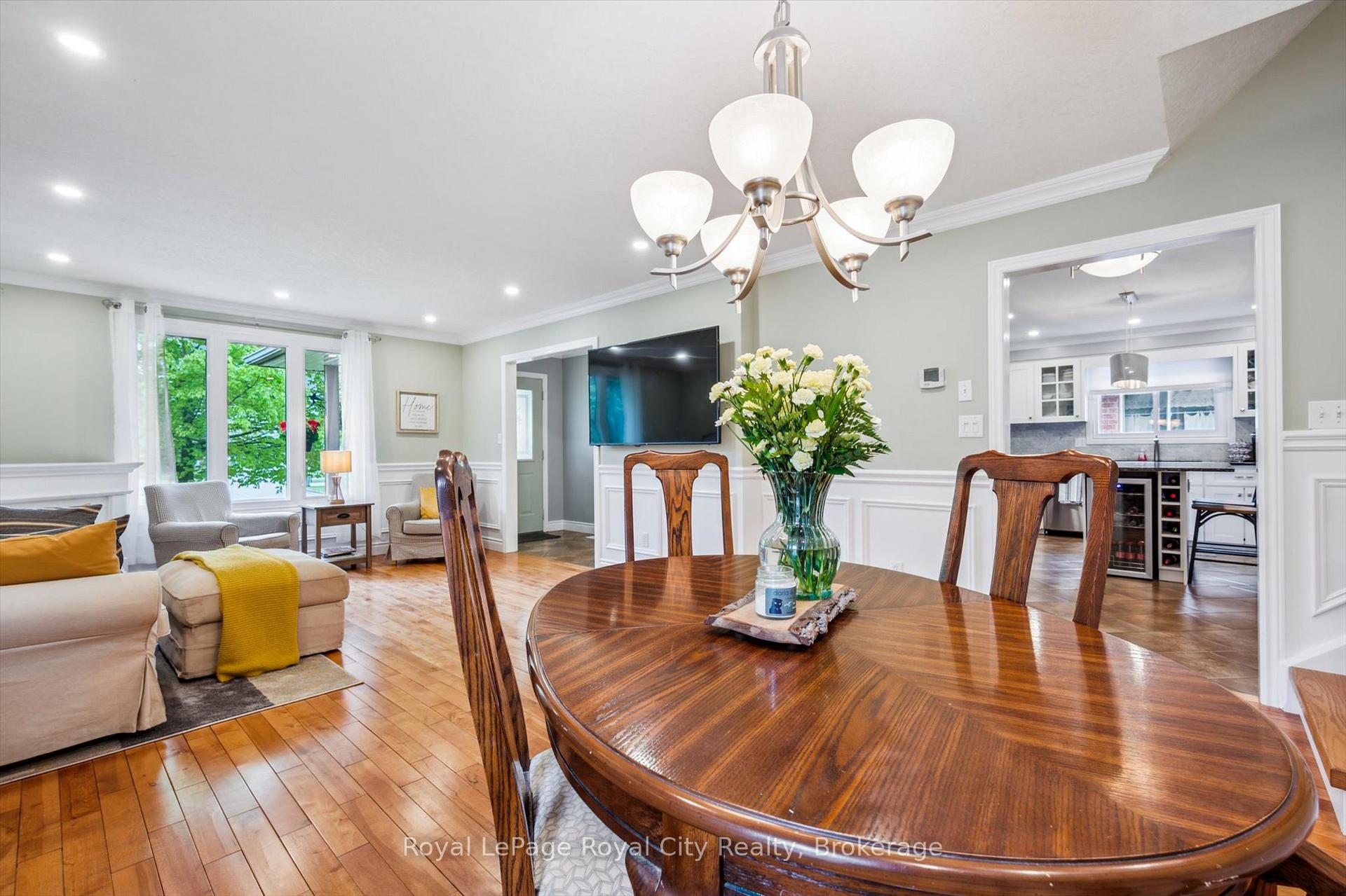 Photo 8 of 138 Pheasant Run Drive, Guelph, Kortright Hills — HOMEH