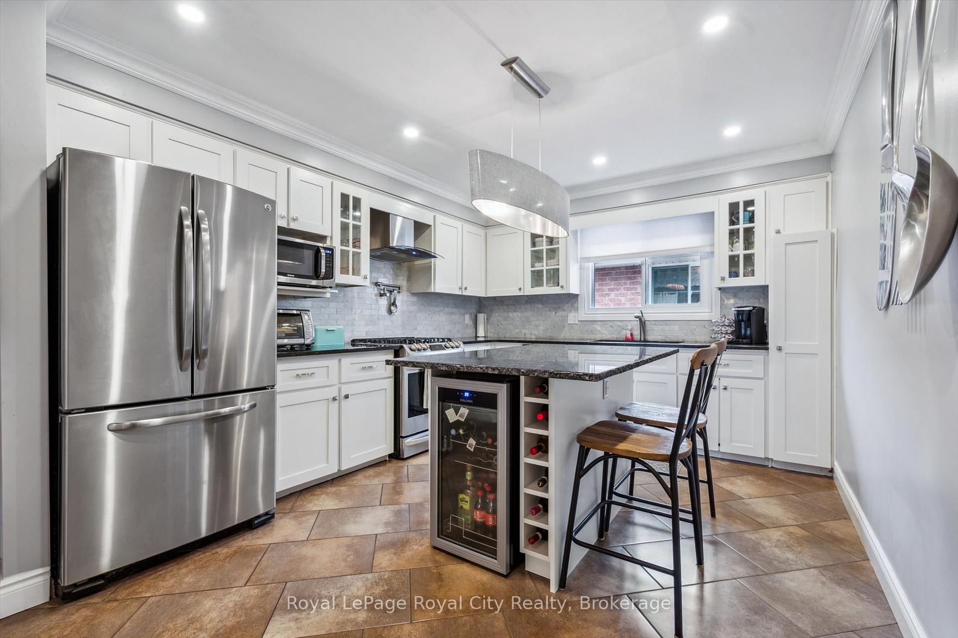 Photo 10 of 138 Pheasant Run Drive, Guelph, Kortright Hills — HOMEH