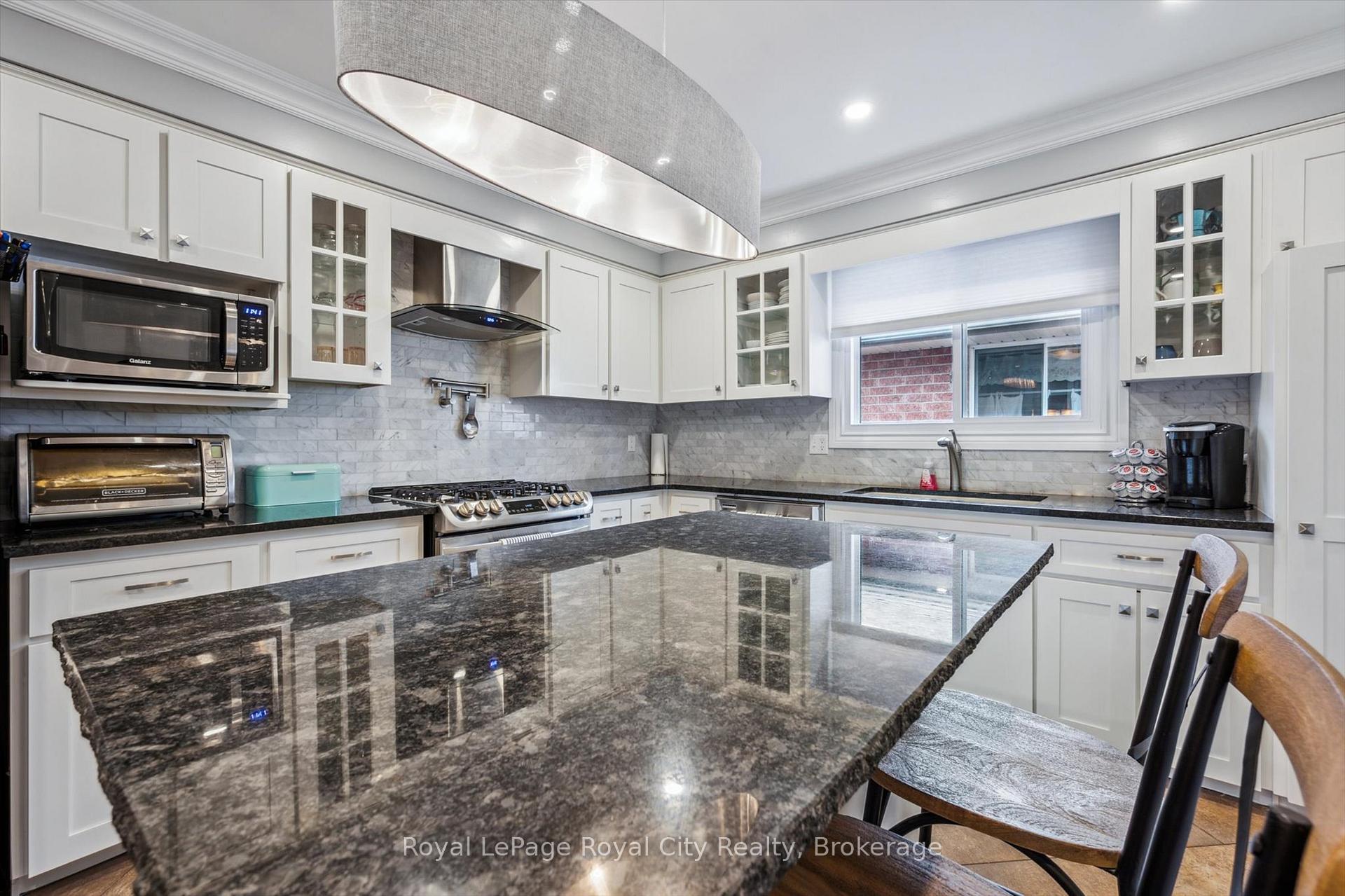 Photo 11 of 138 Pheasant Run Drive, Guelph, Kortright Hills — HOMEH