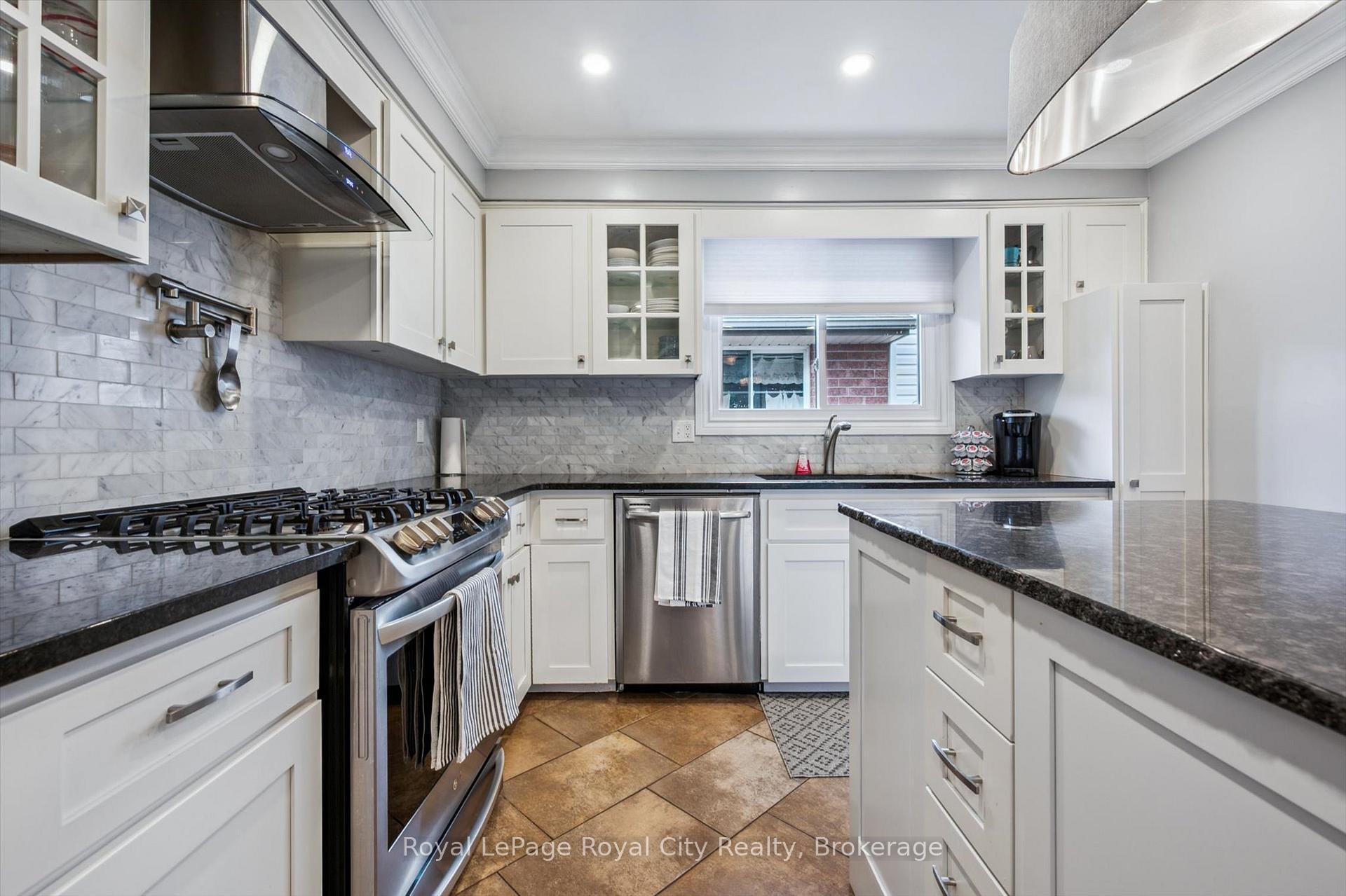 Photo 12 of 138 Pheasant Run Drive, Guelph, Kortright Hills — HOMEH
