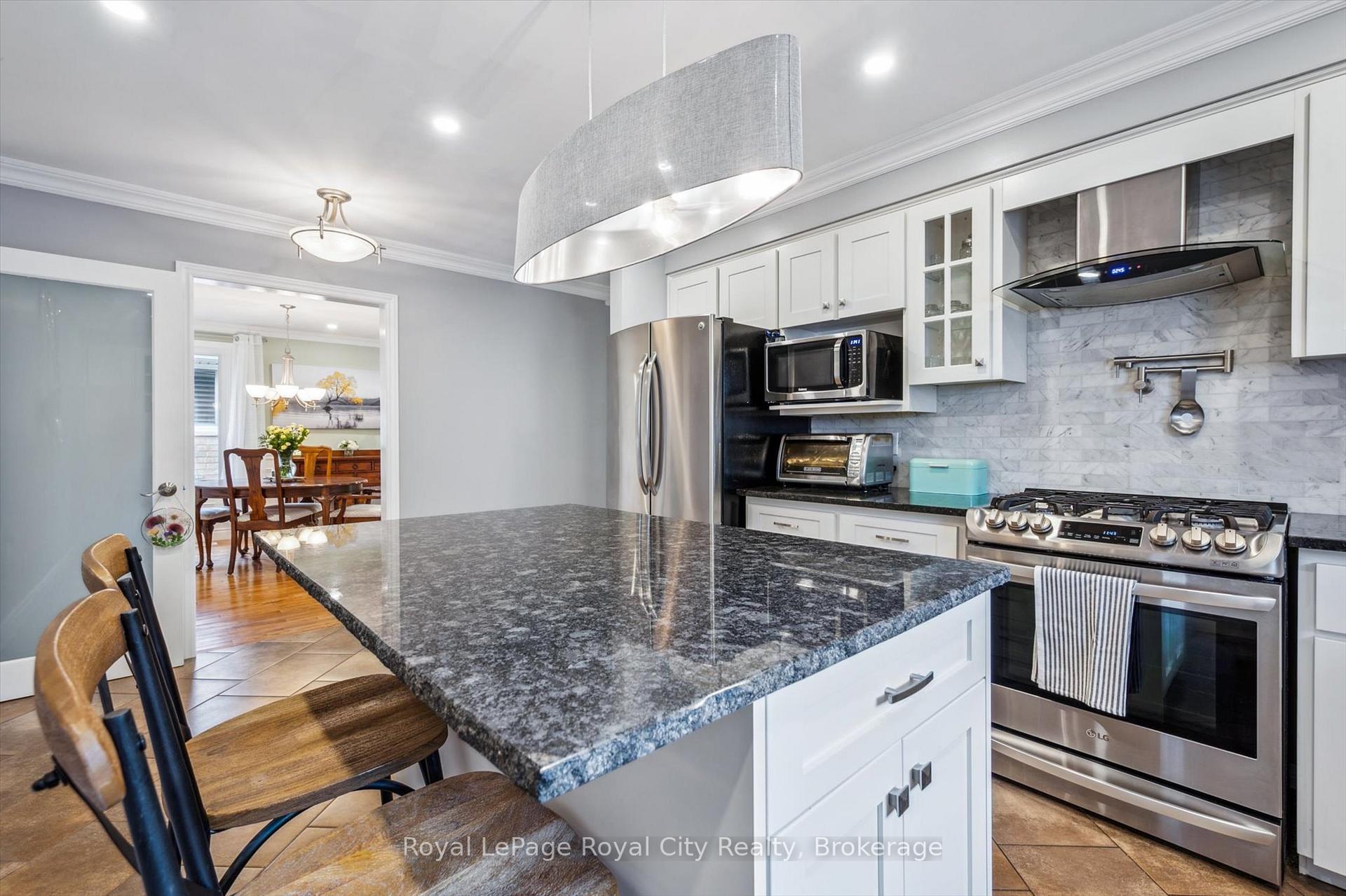 Photo 13 of 138 Pheasant Run Drive, Guelph, Kortright Hills — HOMEH