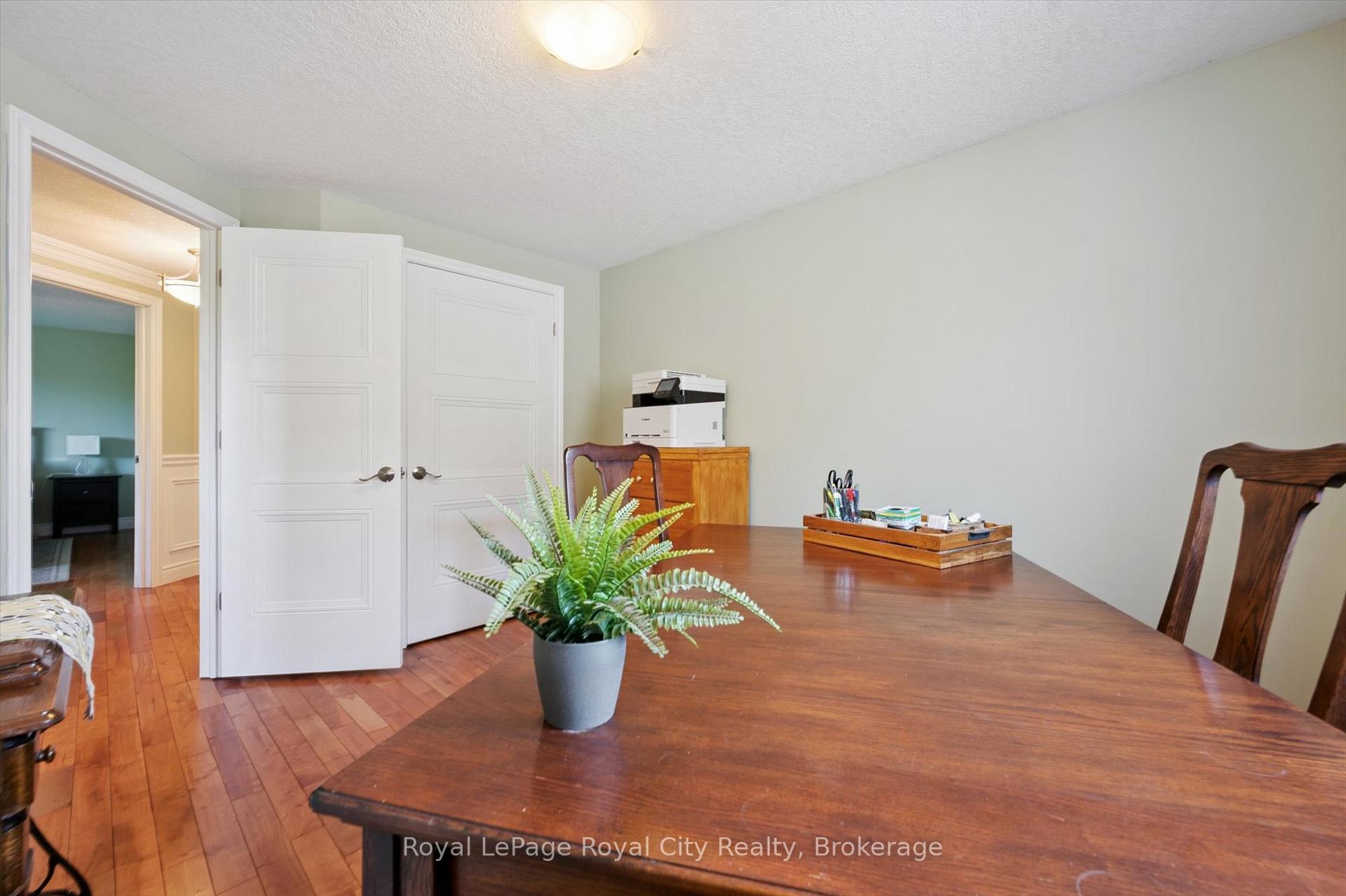 Photo 17 of 138 Pheasant Run Drive, Guelph, Kortright Hills — HOMEH