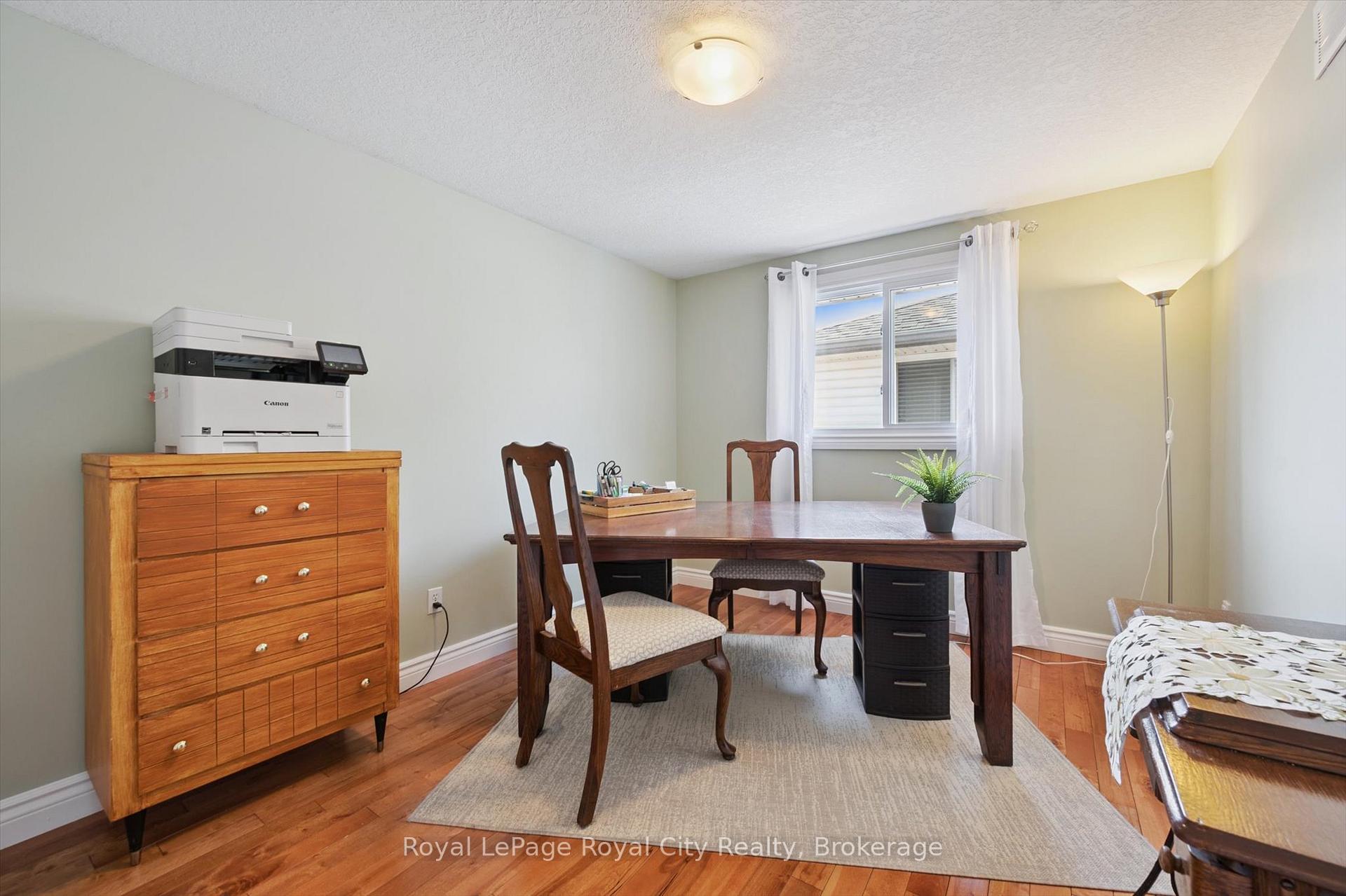 Photo 18 of 138 Pheasant Run Drive, Guelph, Kortright Hills — HOMEH
