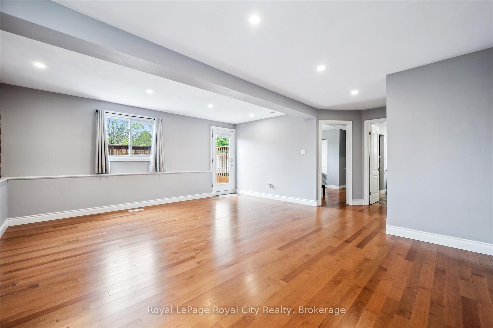 Photo 20 of 138 Pheasant Run Drive, Guelph, Kortright Hills — HOMEH