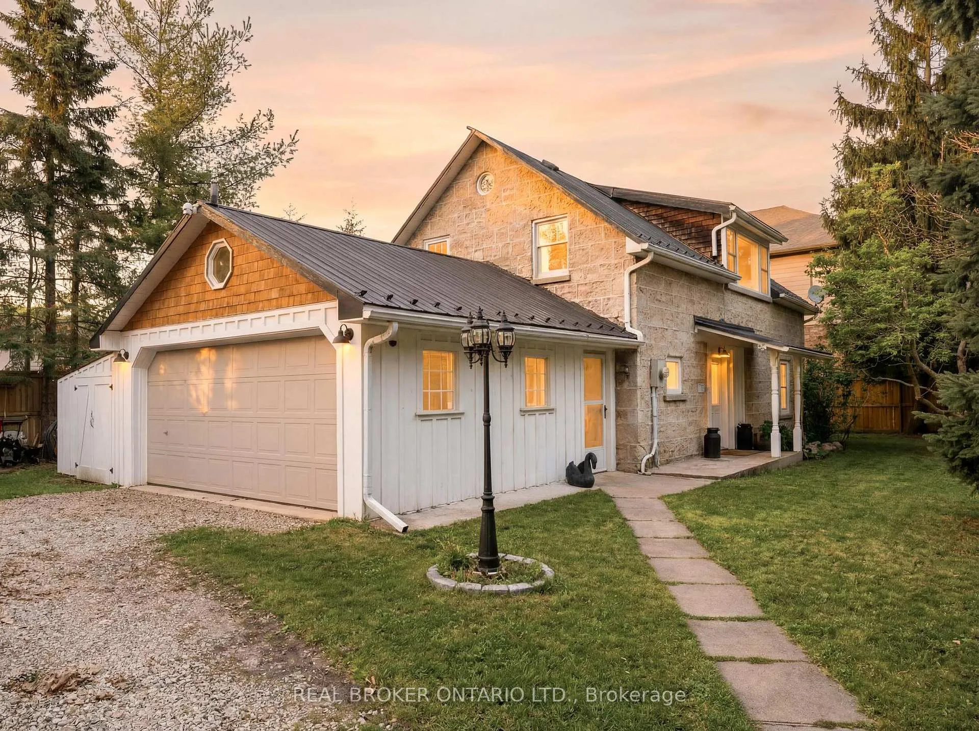 Photo 1 of 145 Garafraxa Street E, Centre Wellington, Fergus — HOMEH