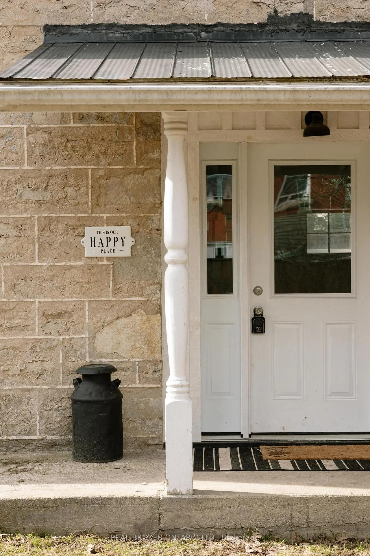 Photo 4 of 145 Garafraxa Street E, Centre Wellington, Fergus — HOMEH
