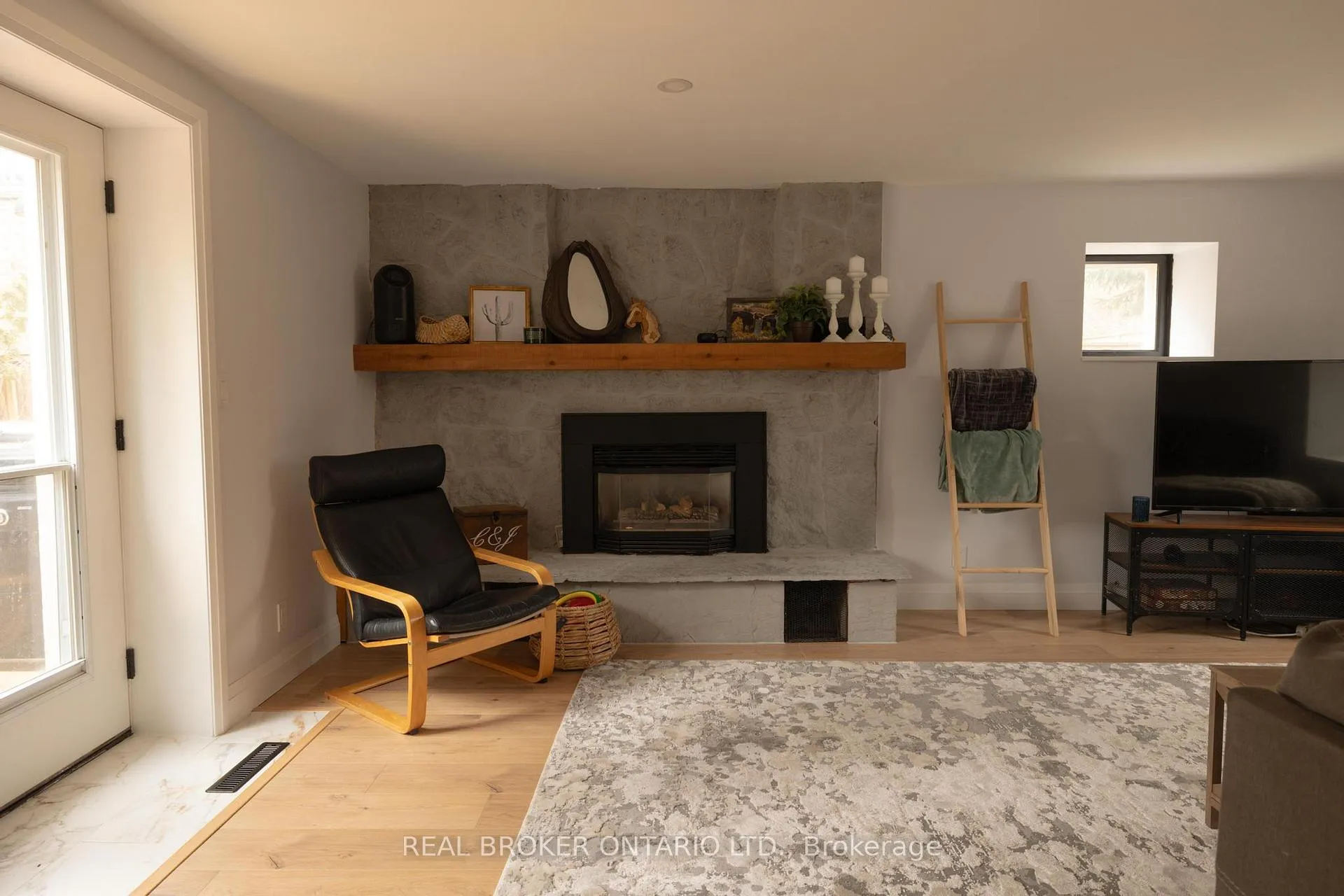 Photo 9 of 145 Garafraxa Street E, Centre Wellington, Fergus — HOMEH