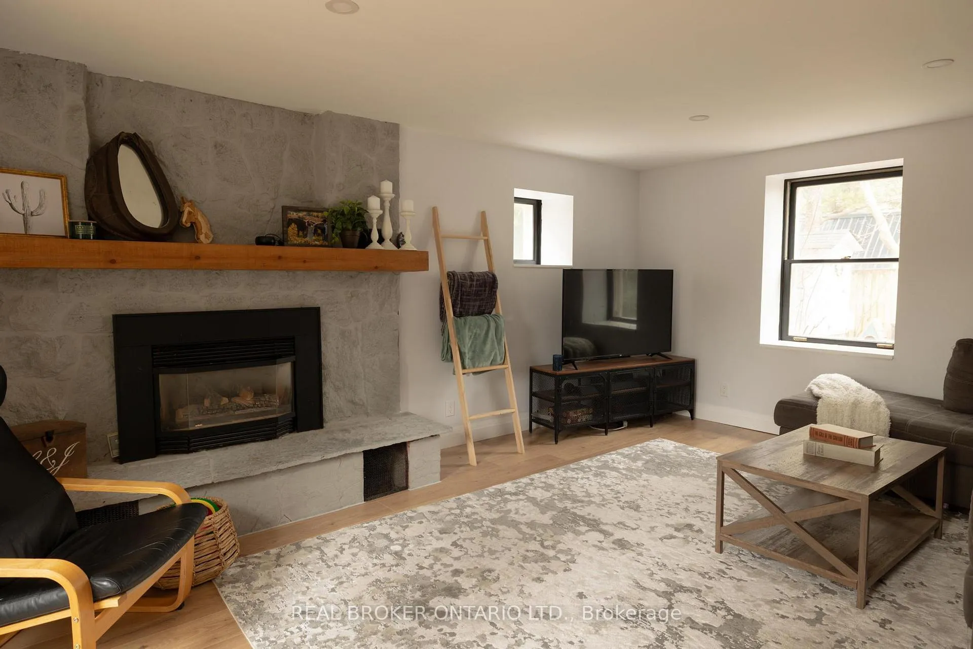 Photo 10 of 145 Garafraxa Street E, Centre Wellington, Fergus — HOMEH