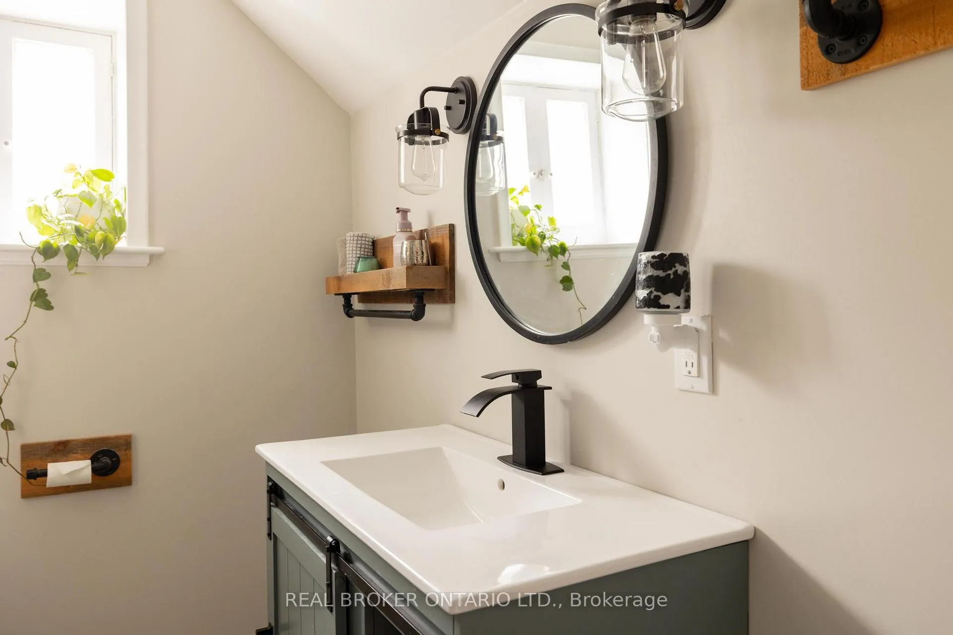 Photo 20 of 145 Garafraxa Street E, Centre Wellington, Fergus — HOMEH