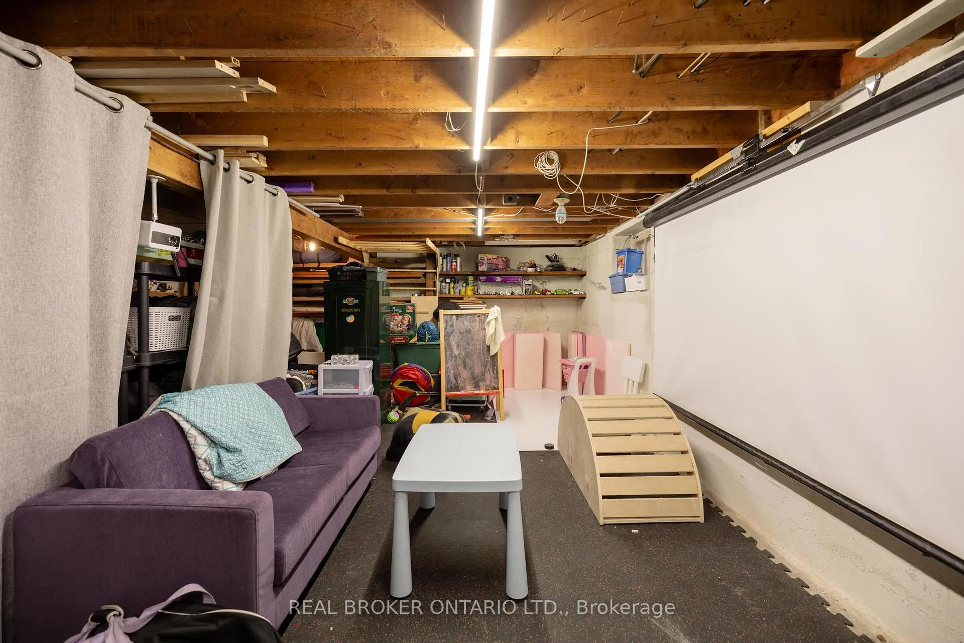 Photo 27 of 145 Garafraxa Street E, Centre Wellington, Fergus — HOMEH