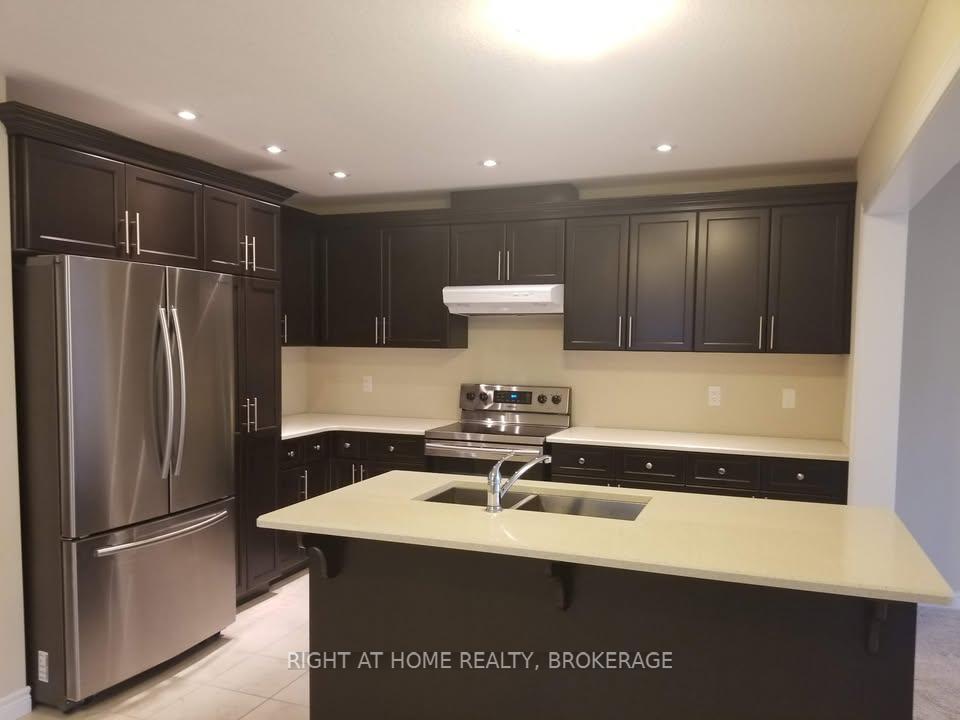 Photo 2 of 32 drone Crescent, Guelph, Willow West/Sugarbush/West Acres — HOMEH