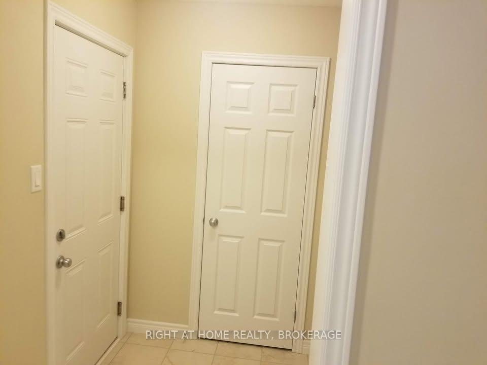 Photo 6 of 32 drone Crescent, Guelph, Willow West/Sugarbush/West Acres — HOMEH