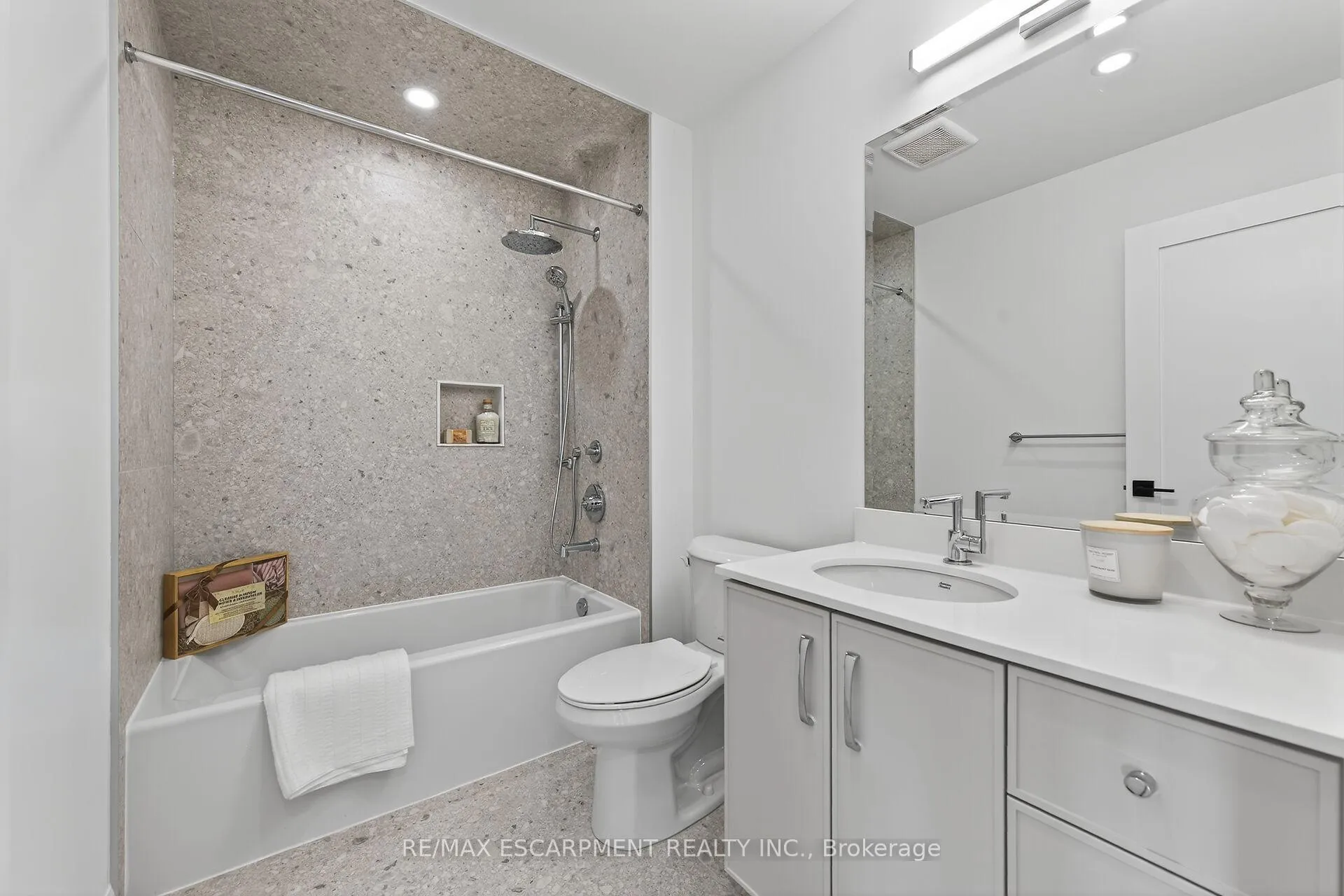 Photo 40 of 16 Sagewood Drive, Hamilton, Sheldon — HOMEH