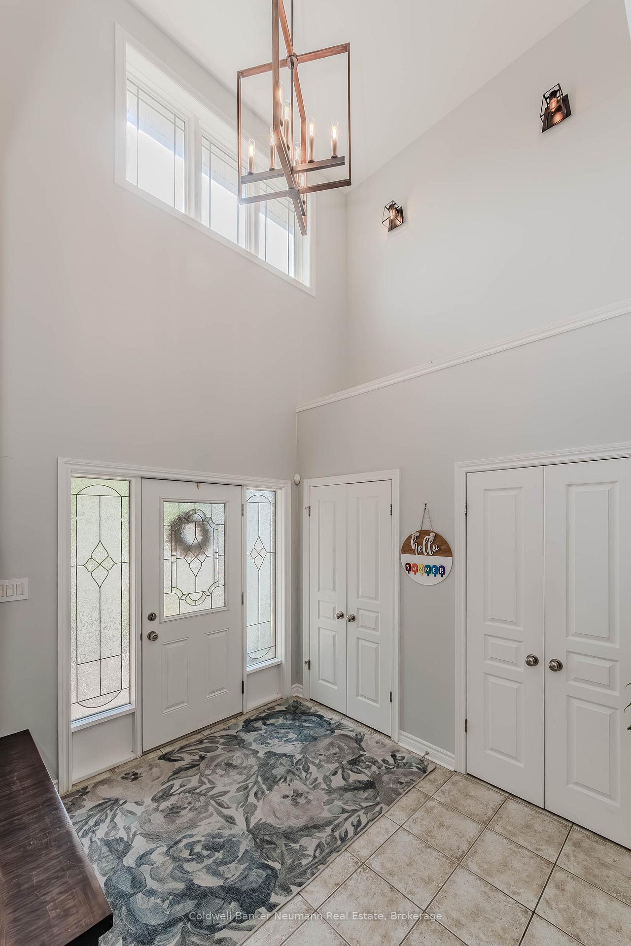 Photo 3 of 44 Hall Avenue, Guelph, Pineridge/Westminster Woods — HOMEH