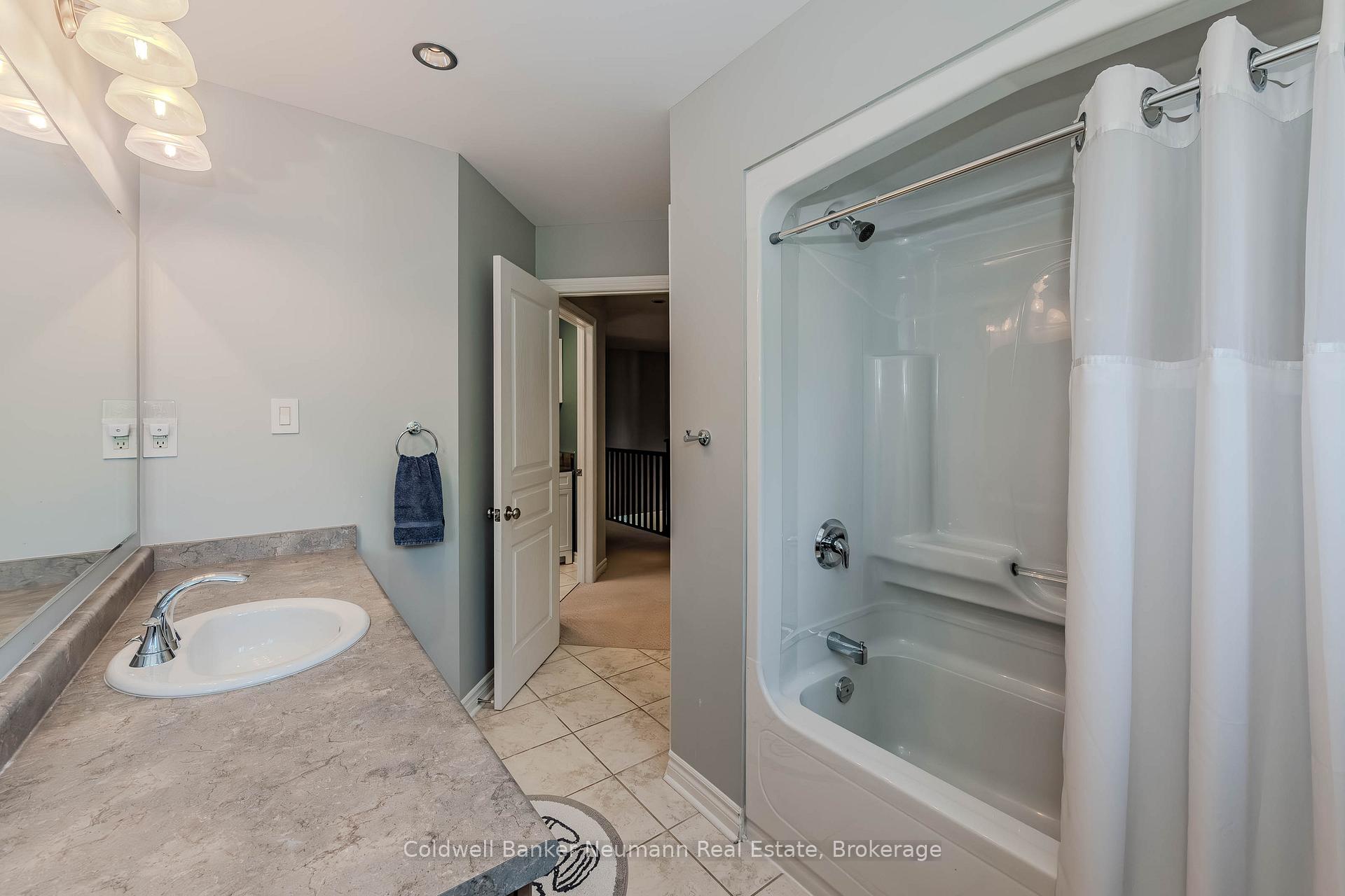 Photo 33 of 44 Hall Avenue, Guelph, Pineridge/Westminster Woods — HOMEH