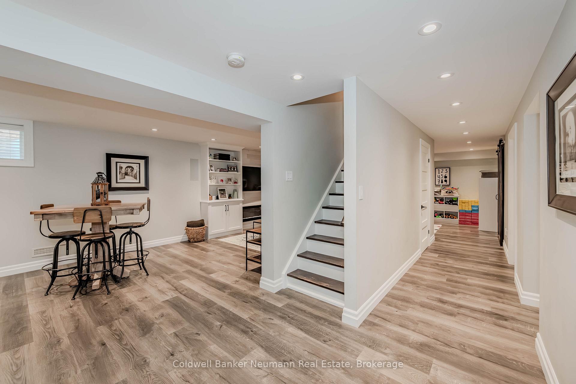 Photo 36 of 44 Hall Avenue, Guelph, Pineridge/Westminster Woods — HOMEH