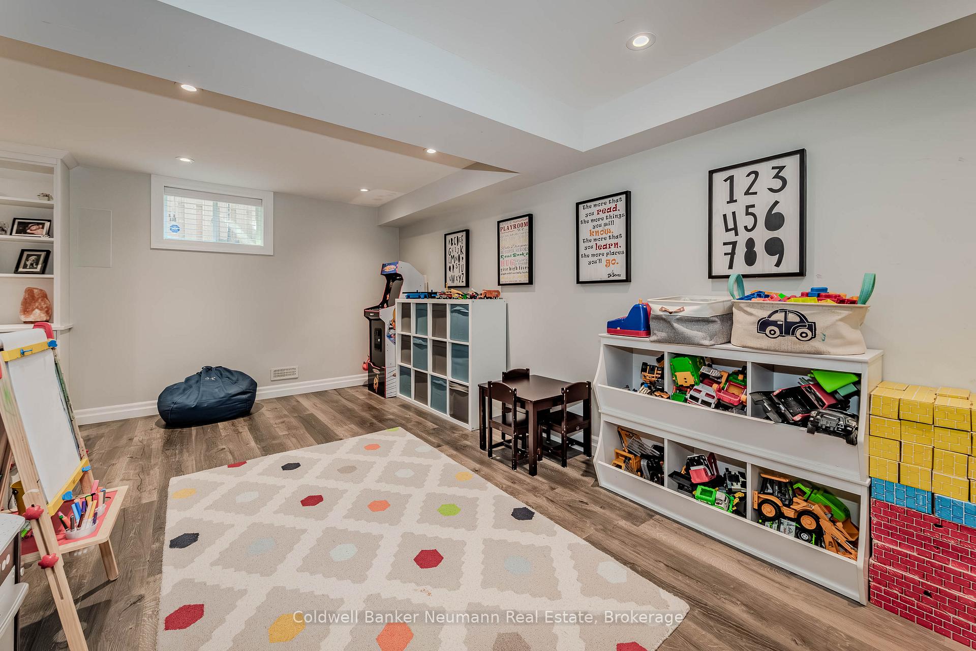 Photo 39 of 44 Hall Avenue, Guelph, Pineridge/Westminster Woods — HOMEH