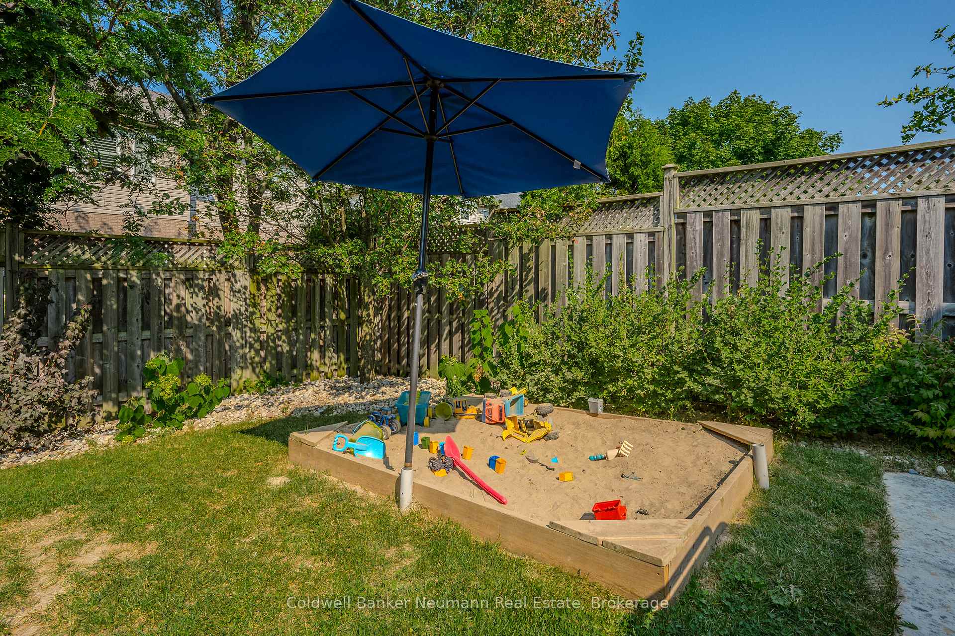 Photo 47 of 44 Hall Avenue, Guelph, Pineridge/Westminster Woods — HOMEH